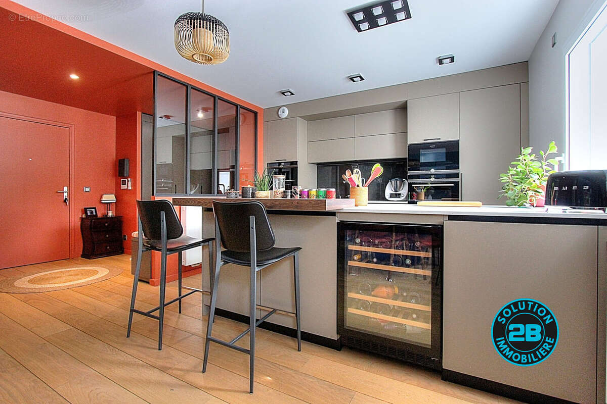 CUISINE - Appartement à CHALLES-LES-EAUX