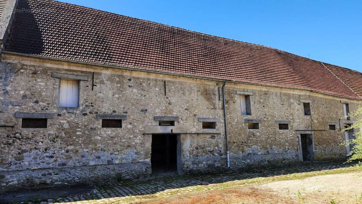 Maison à CHEVREVILLE