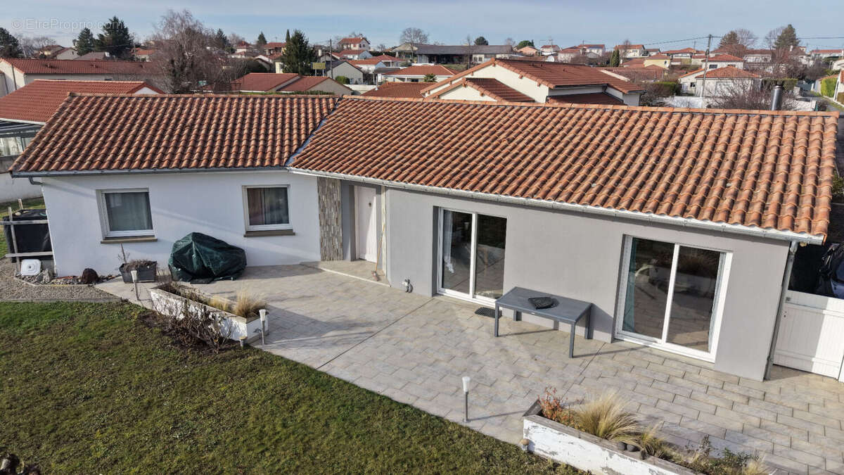 Maison à PONT-DU-CHATEAU