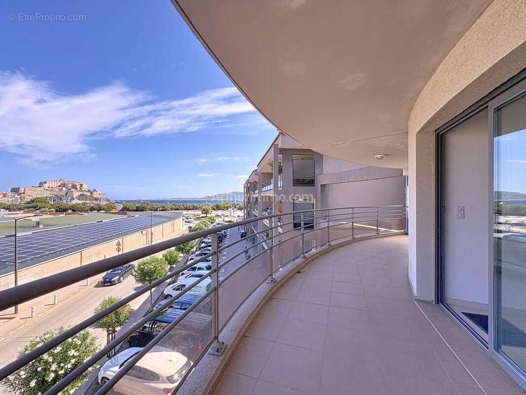 Appartement à CALVI