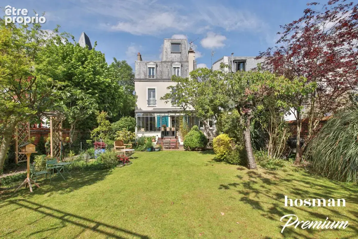 Colombes – Centre / Gare  Propriété de charme avec jardin et dépendance - photo 3
