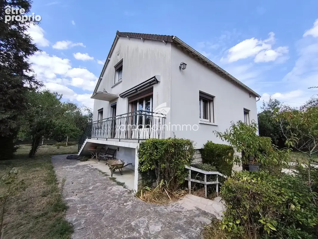 Maison à SAVIGNY-LE-TEMPLE