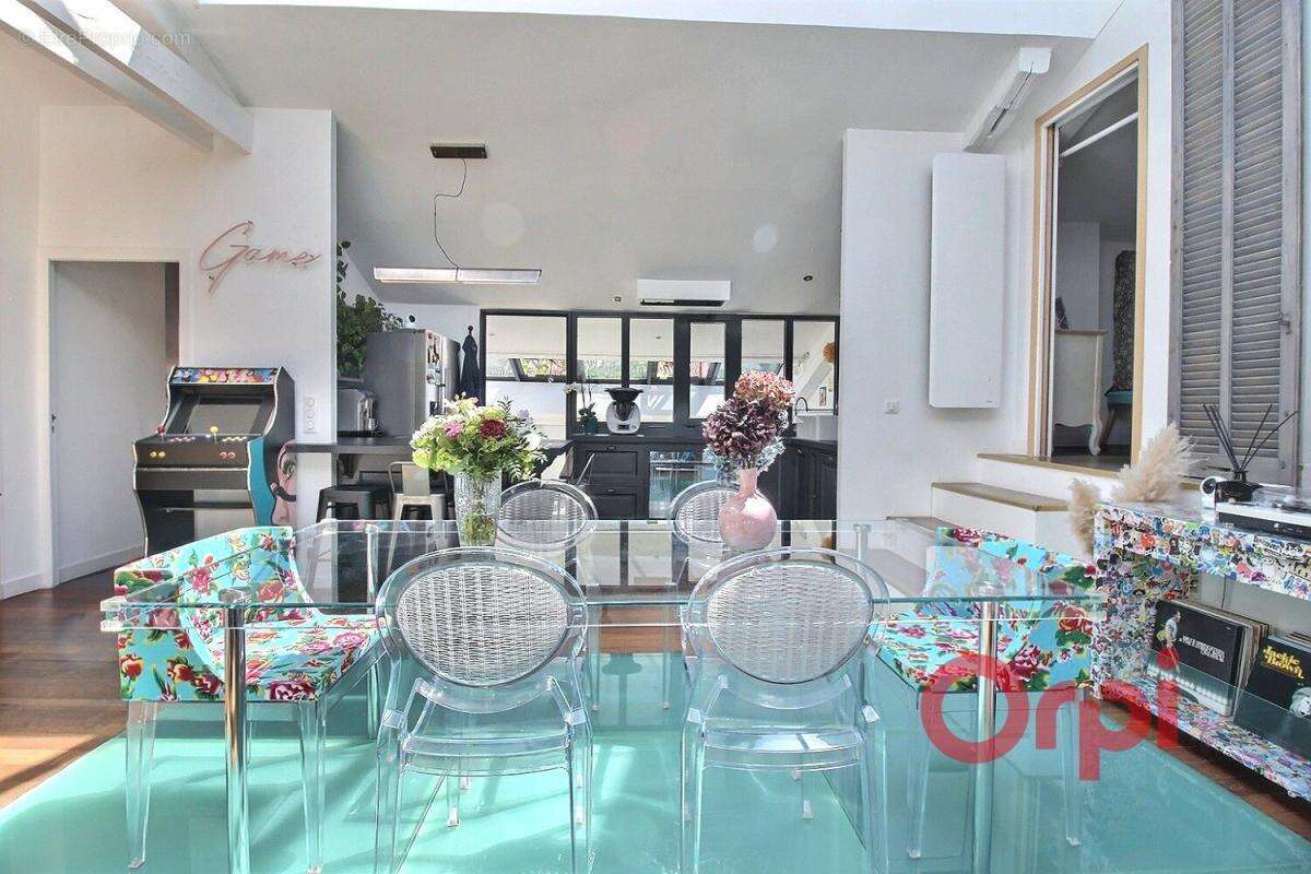 Appartement à MARSEILLE-4E