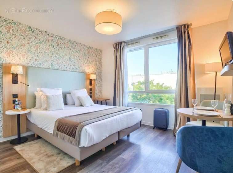 INVESTISSEMENT LOCATIF  VITRY SUR SEINE  Résidence d'Affaires Séjours & Affaires Paris Vitry - 7,08 % de rentabilité - photo 2