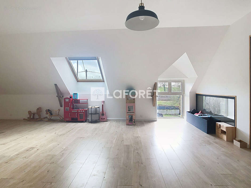 Maison à MAURE-DE-BRETAGNE