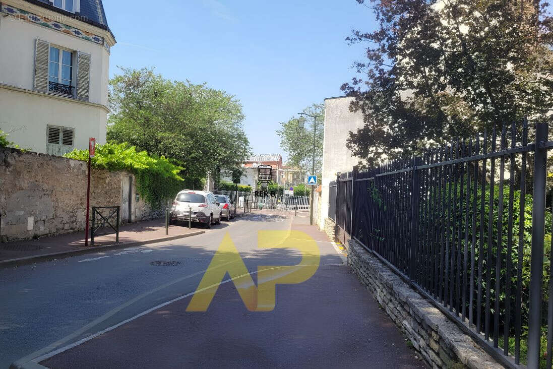 Appartement à BOURG-LA-REINE