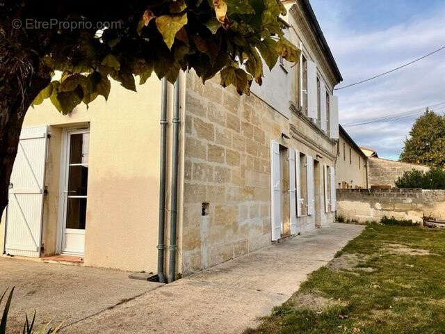 Maison à VAYRES