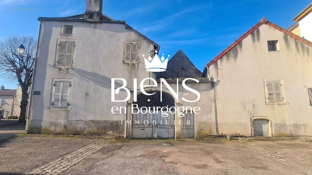 Maison à VOLNAY