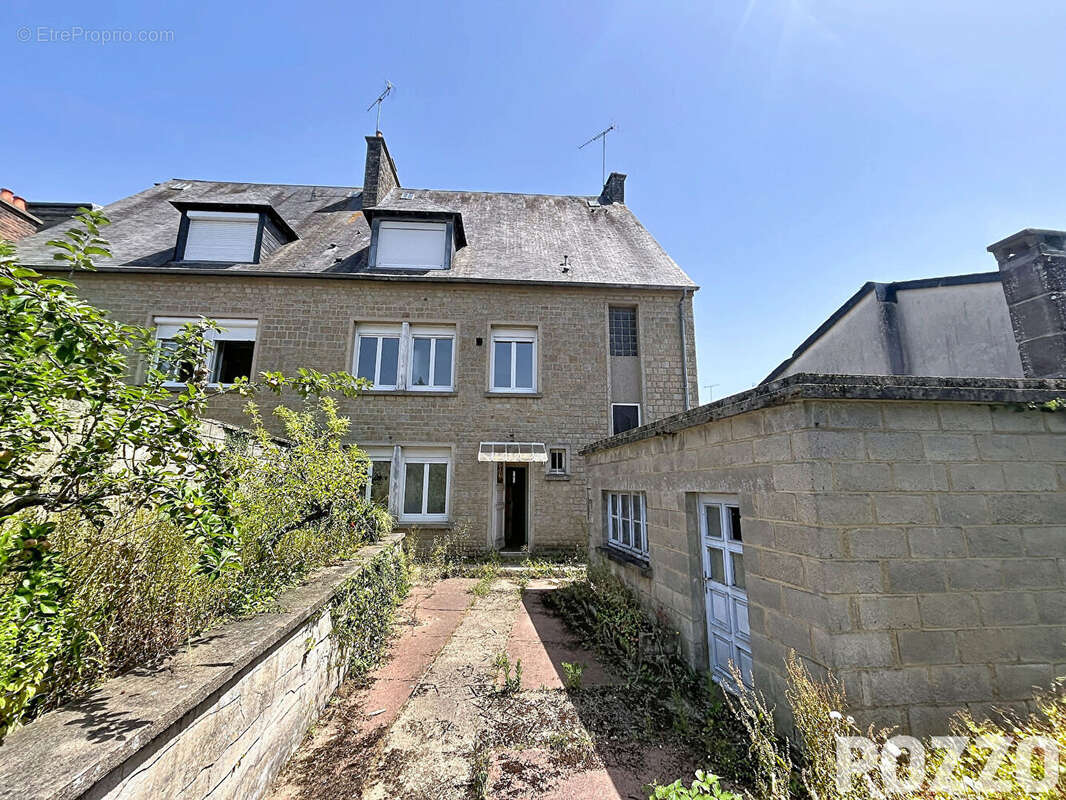 Appartement à SAINT-HILAIRE-DU-HARCOUET