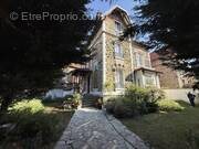 Maison à SAINT-MAUR-DES-FOSSES