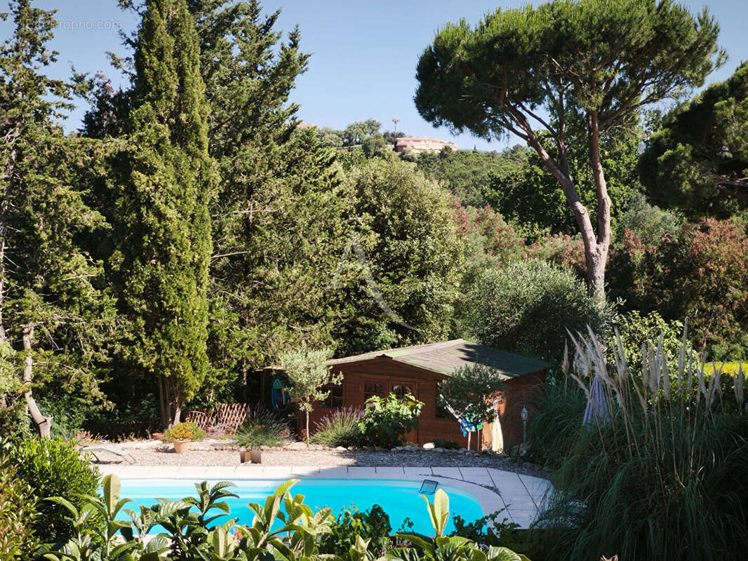 Maison à MANDELIEU-LA-NAPOULE