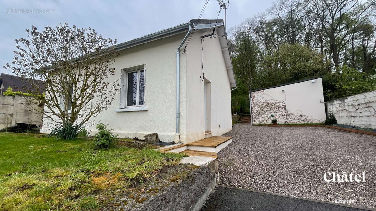 Maison à VERNEUIL-EN-HALATTE