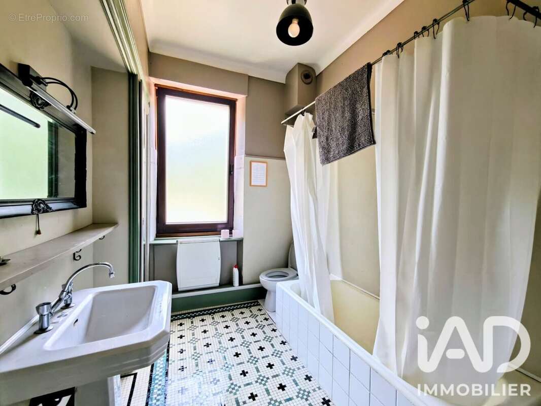 Appartement 63 m² à Cluses  - photo 9