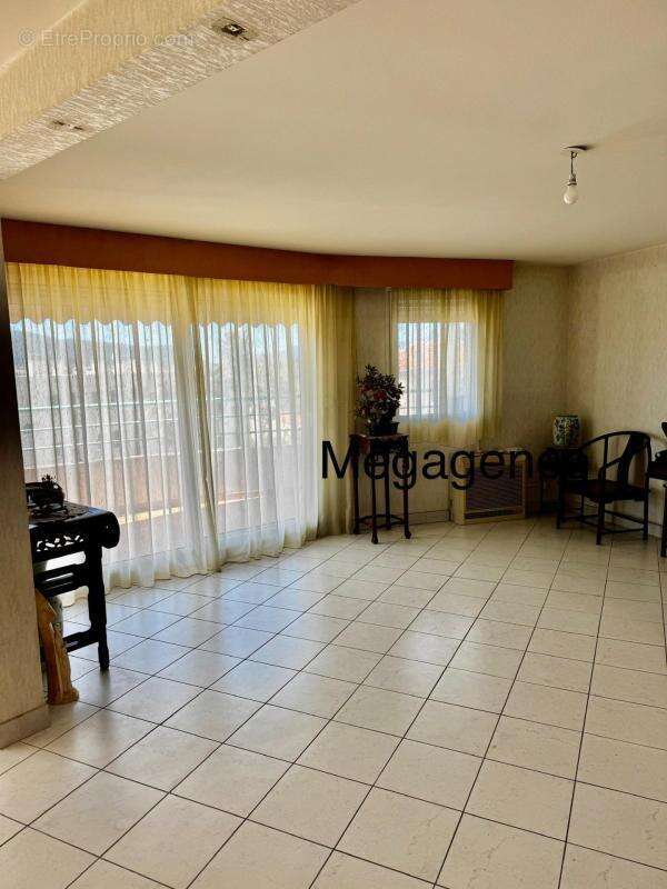 Appartement à HYERES