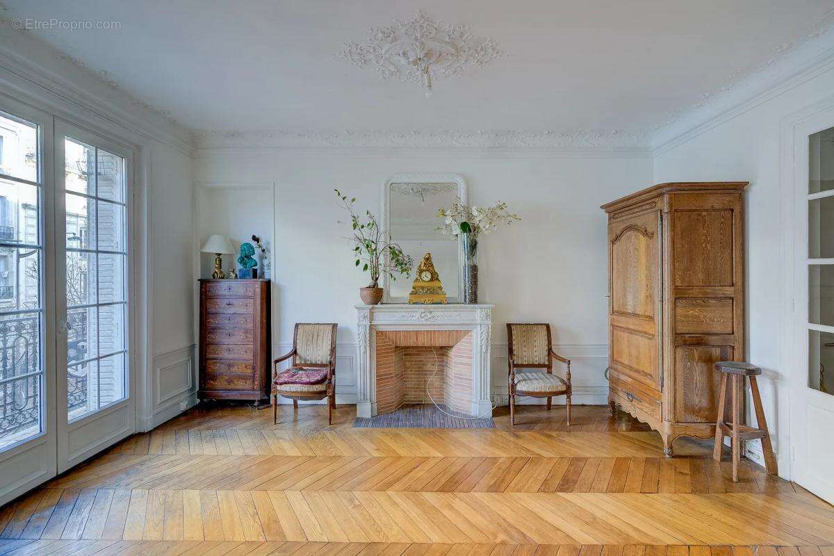 Appartement à PARIS-18E