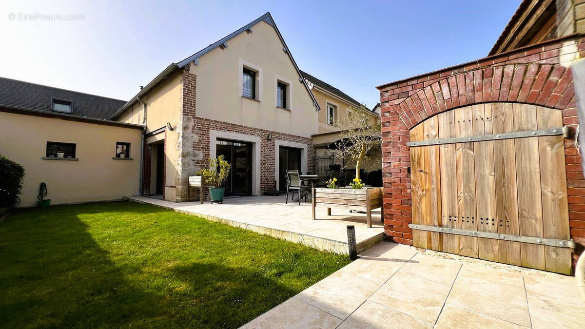 Maison à LE COUDRAY
