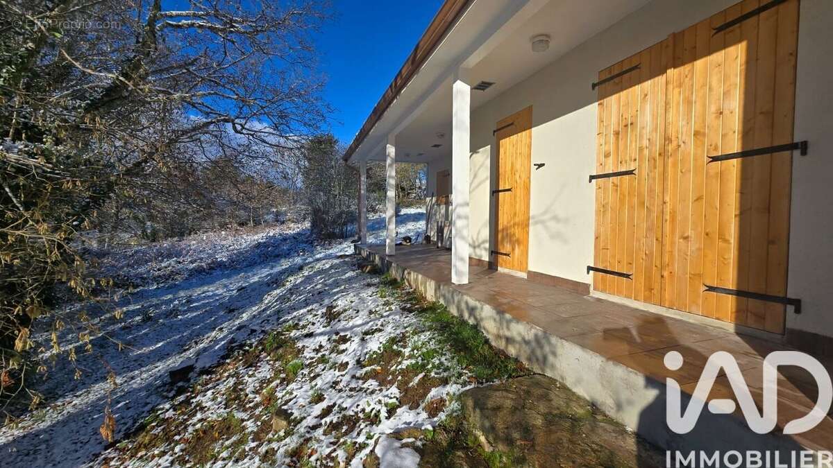 Photo 8 - Maison à CHARBONNIERES-LES-VARENNES