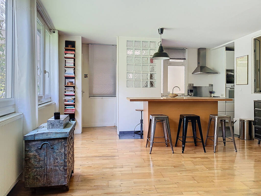 Appartement à PARIS-20E