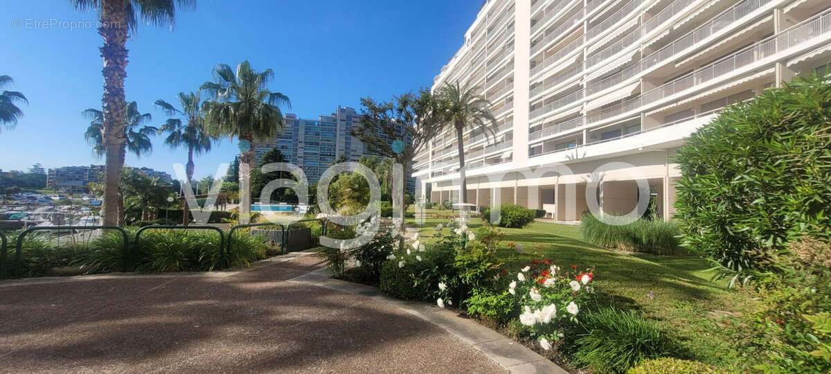 Appartement à MANDELIEU-LA-NAPOULE