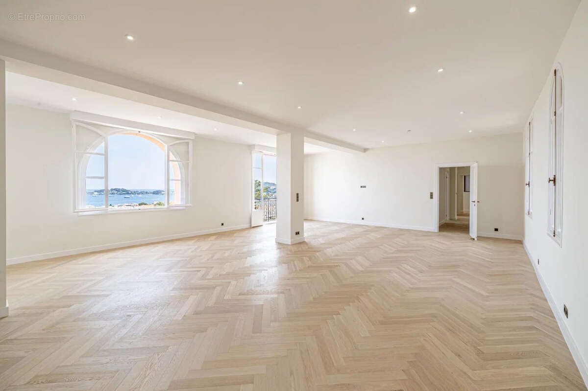 Appartement à BEAULIEU-SUR-MER