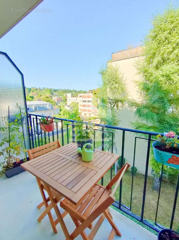 Appartement à VILLE-D&#039;AVRAY