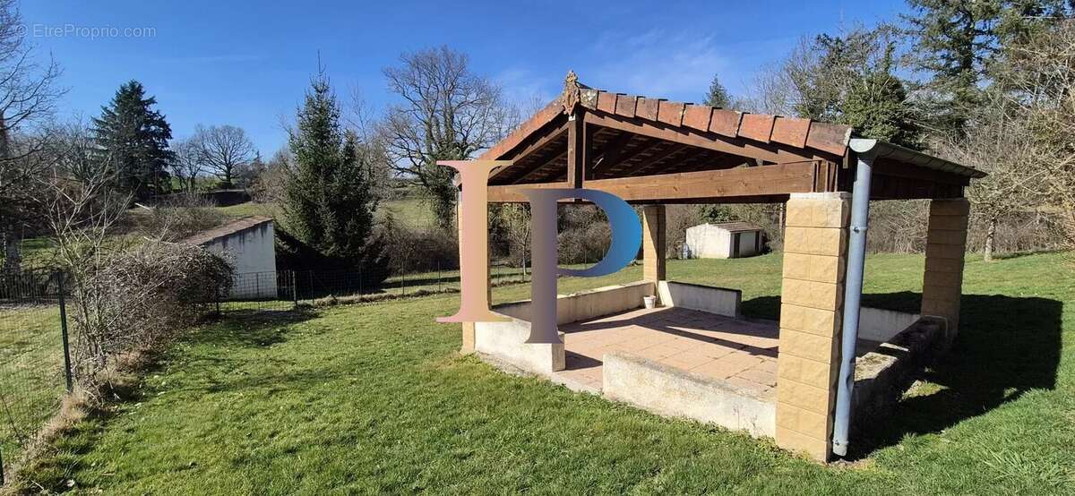 Maison à LA CLAYETTE