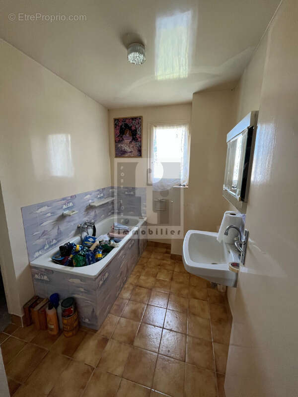 Maison à VERNOU-LA-CELLE-SUR-SEINE