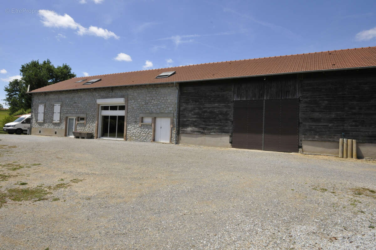 Maison à SAINT-HILAIRE-BONNEVAL