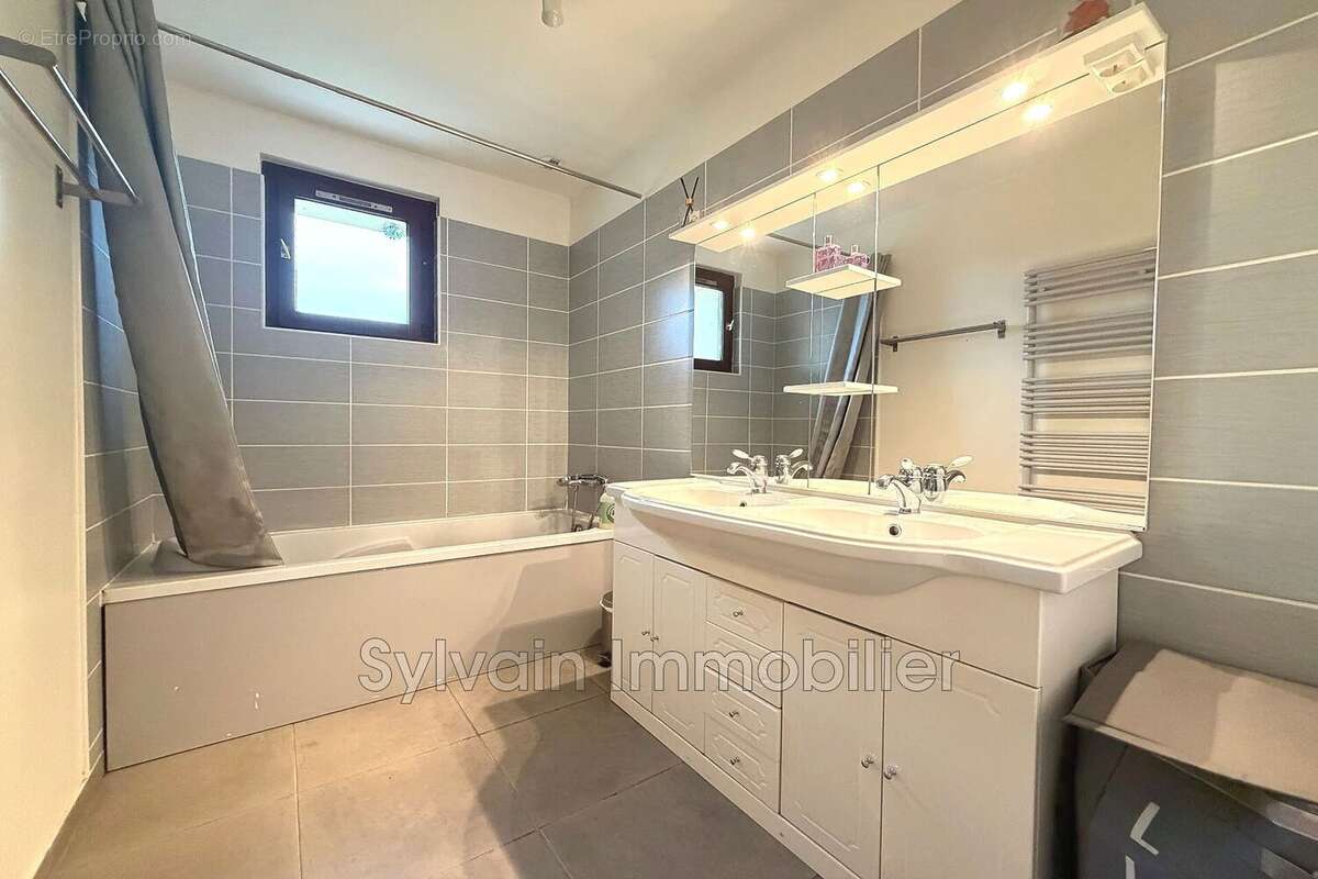 Maison à TROISSEREUX