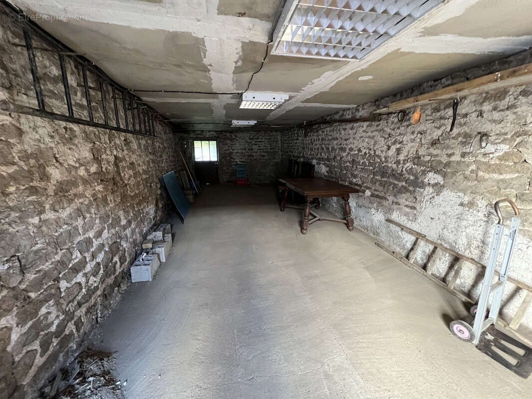 Maison à VIC-DES-PRES