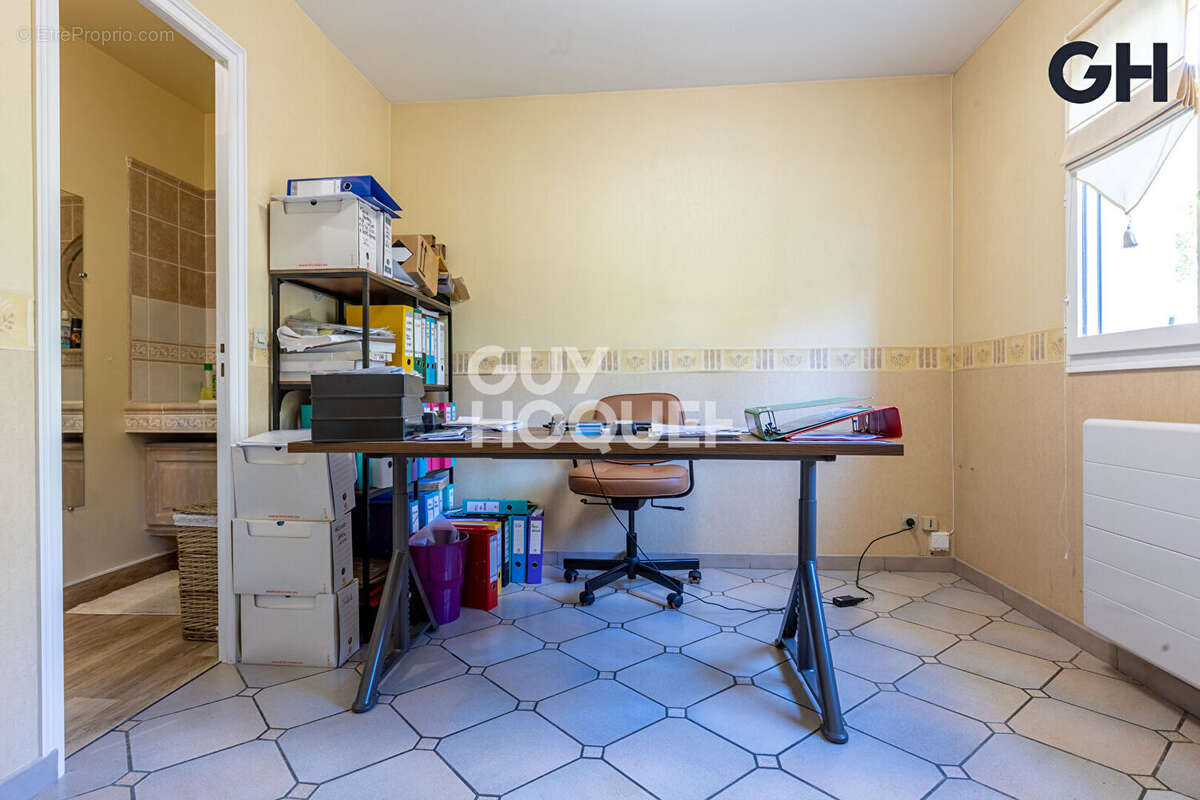 MAISON FAMILIALE (d'environ 125 m²) à SOISY SUR SEINE proche centre ville - photo 13