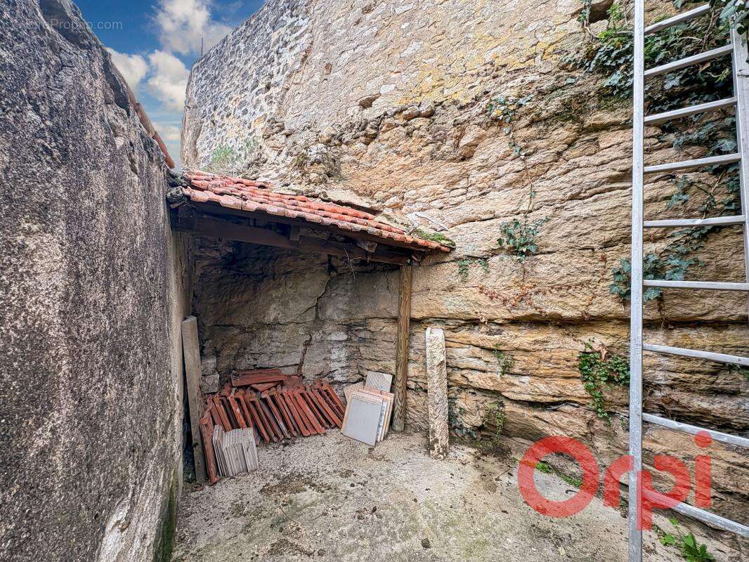 Maison à BRUERE-ALLICHAMPS