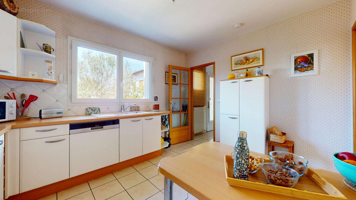 Maison à SAINTE-GENEVIEVE-DES-BOIS