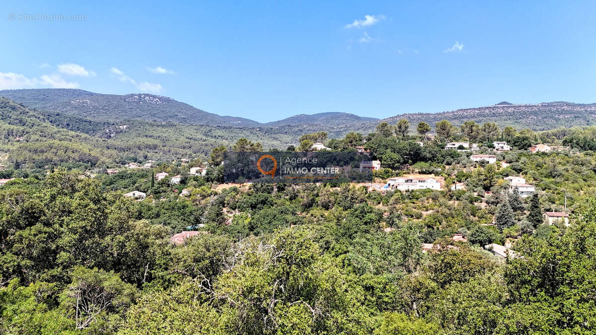 488 JD - SOLLIES-TOUCAS - Valaury - Terrain constructible de 2302 m2 - photo 3