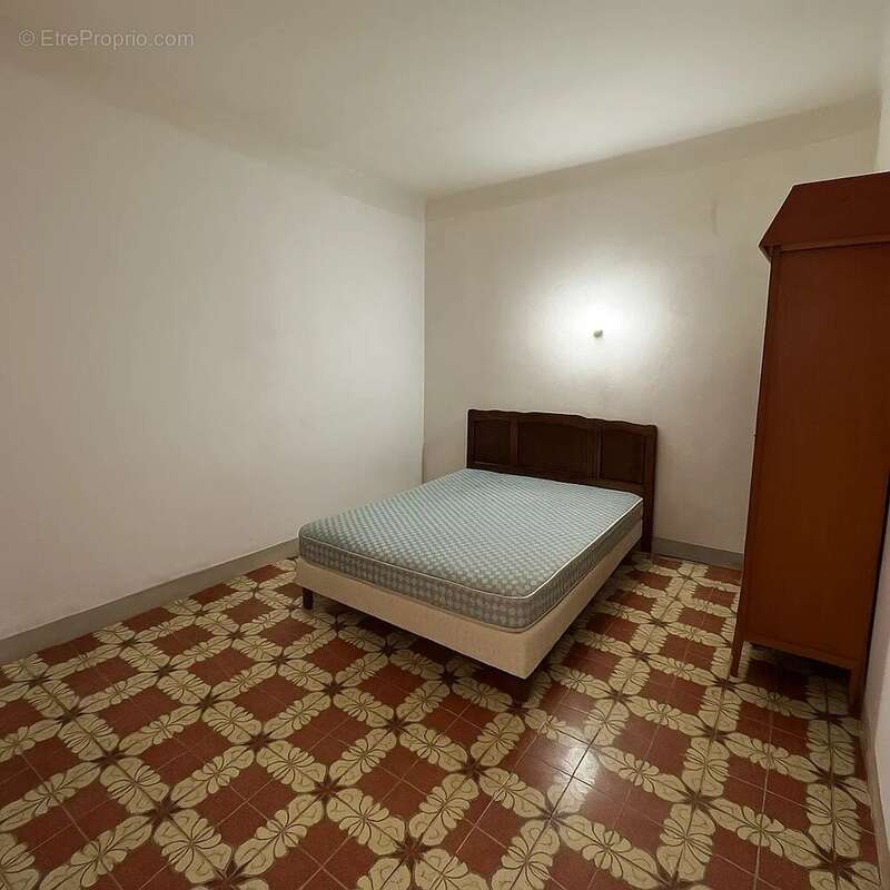 Appartement à PEZILLA-LA-RIVIERE