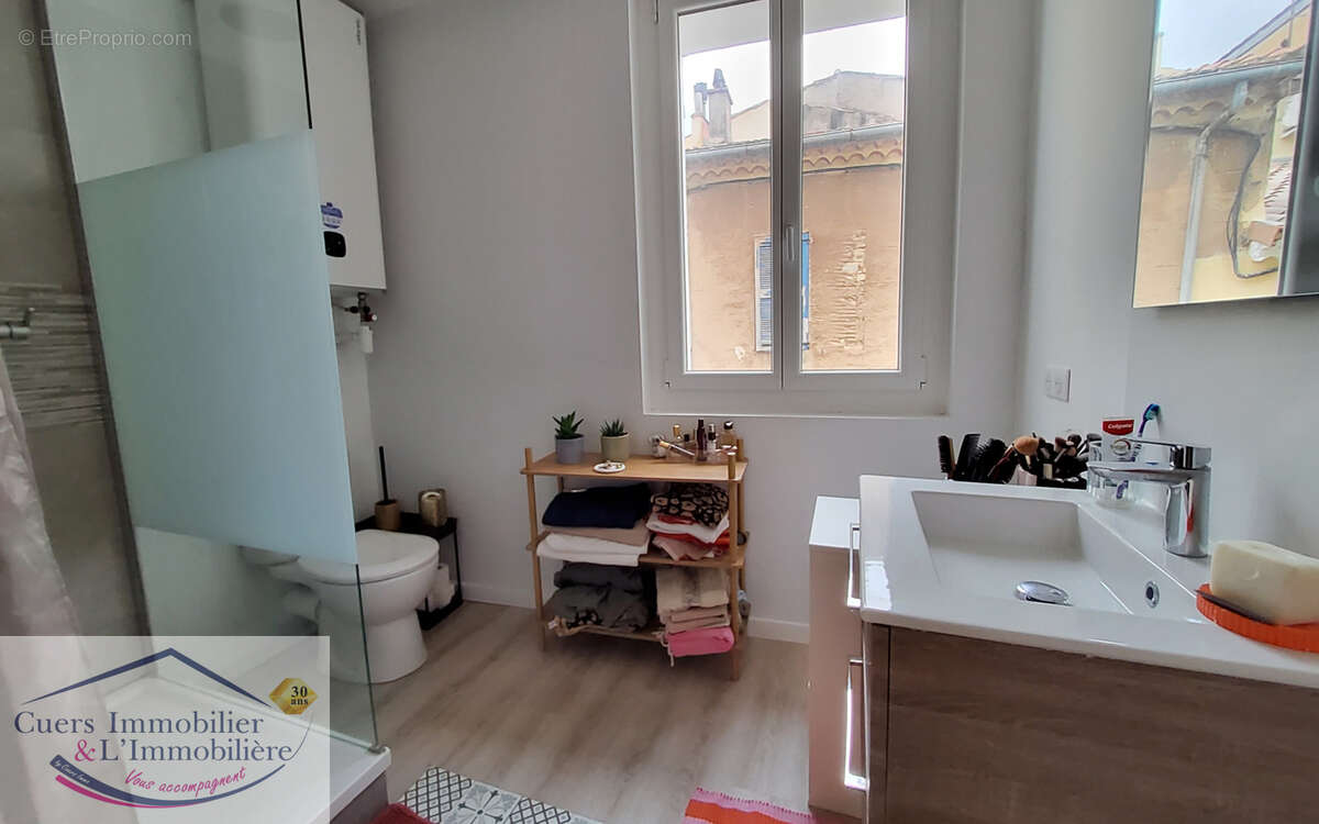 Appartement à CUERS