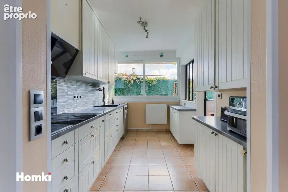 Maison/Villa T5 de 144 m² à Ozoir-la-Ferrière 77330 - photo 5