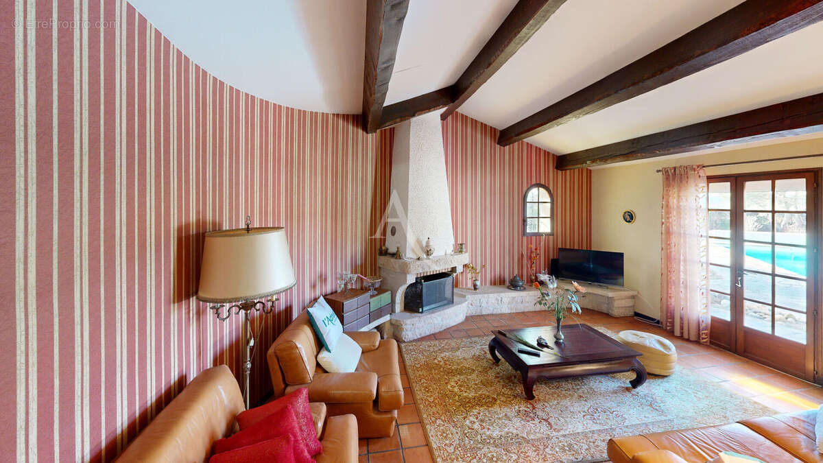 Maison à VILLEMOUSTAUSSOU