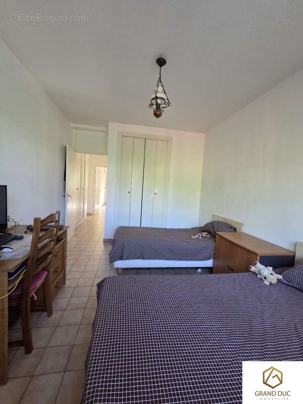 Appartement à MARSEILLE-3E