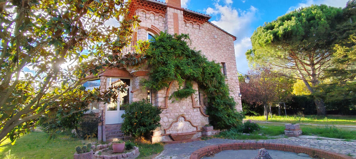 Prades - maison bourgeoise authentique en marbre rose - piscine - vue canigou - photo 3