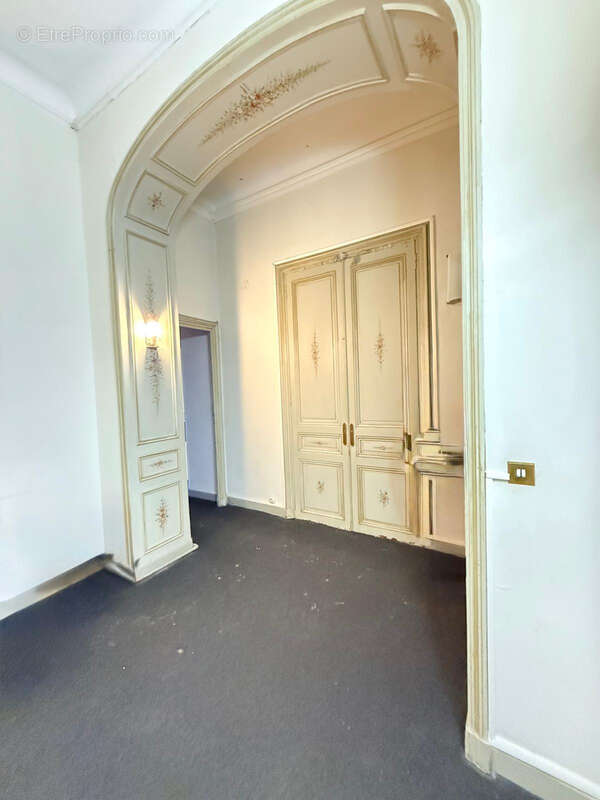 Appartement à MARSEILLE-1E