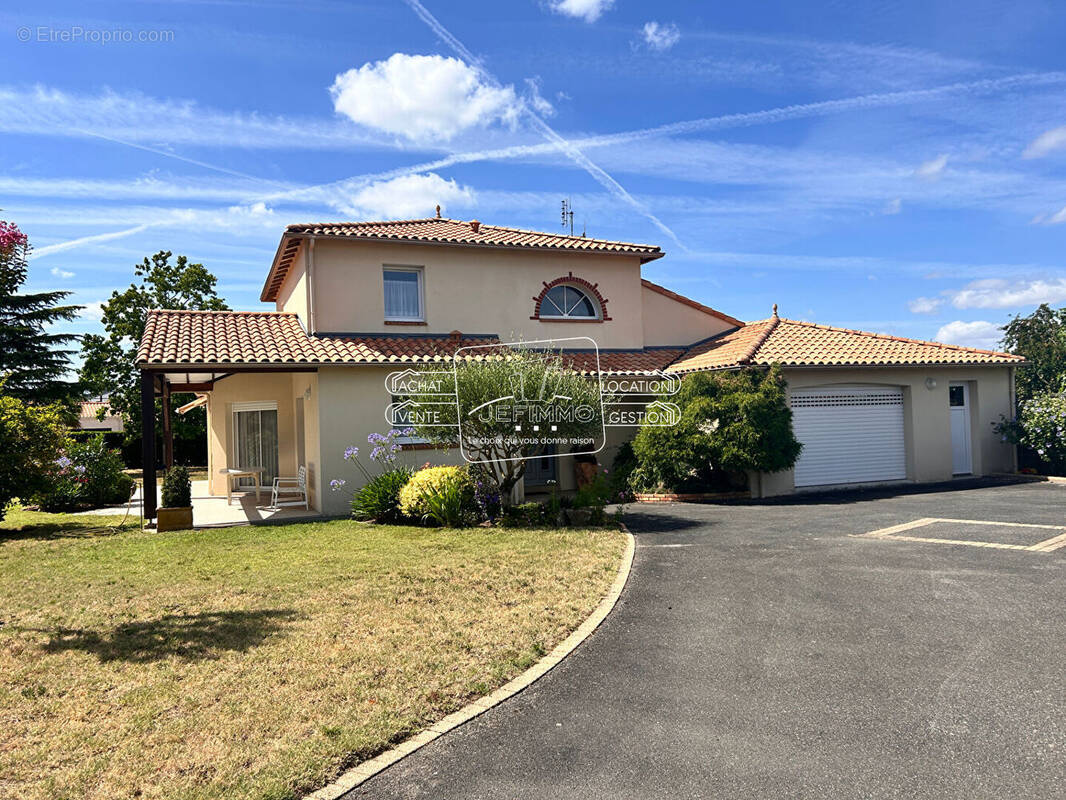 Maison à SAINT-JULIEN-DE-CONCELLES