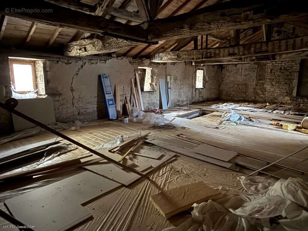 Maison à RUFFEC