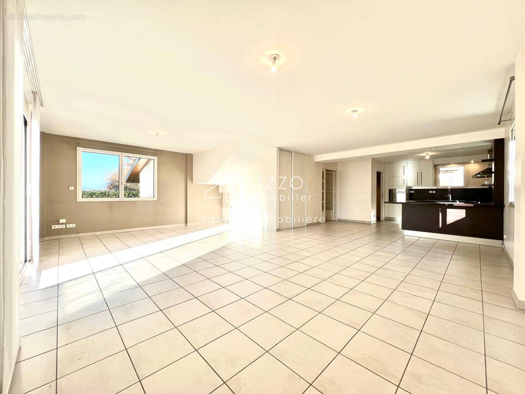 Maison à CRAN-GEVRIER