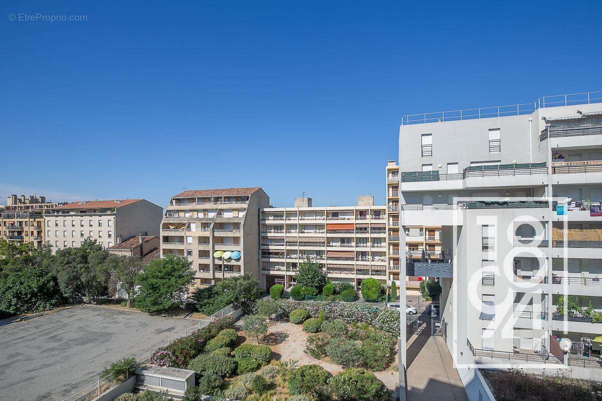 Appartement à MARSEILLE-4E