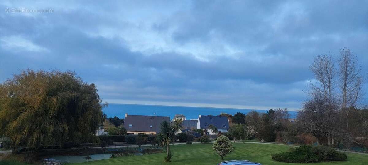 Photo 2 - Maison à TOURLAVILLE