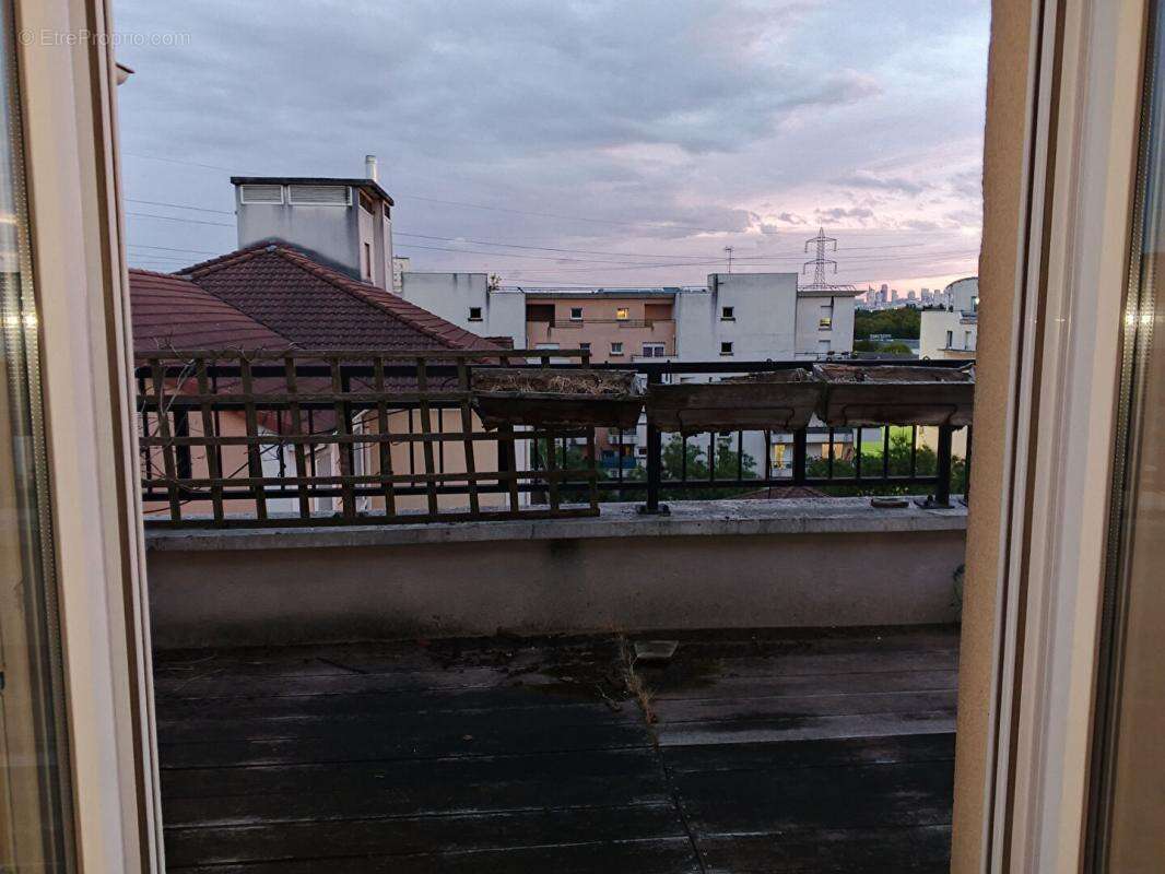 Appartement à VILLENEUVE-LA-GARENNE