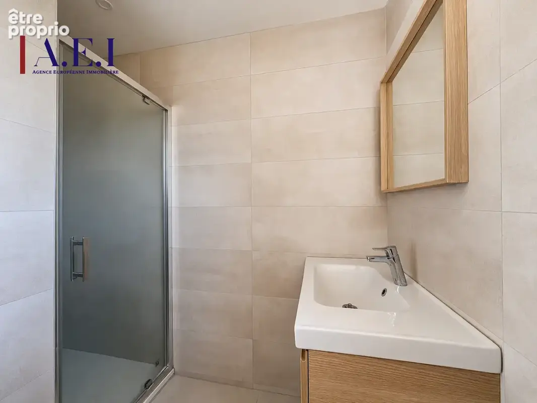 La Seyne sur mer - Appartement T3 entièrement rénové en dernier étage - photo 6