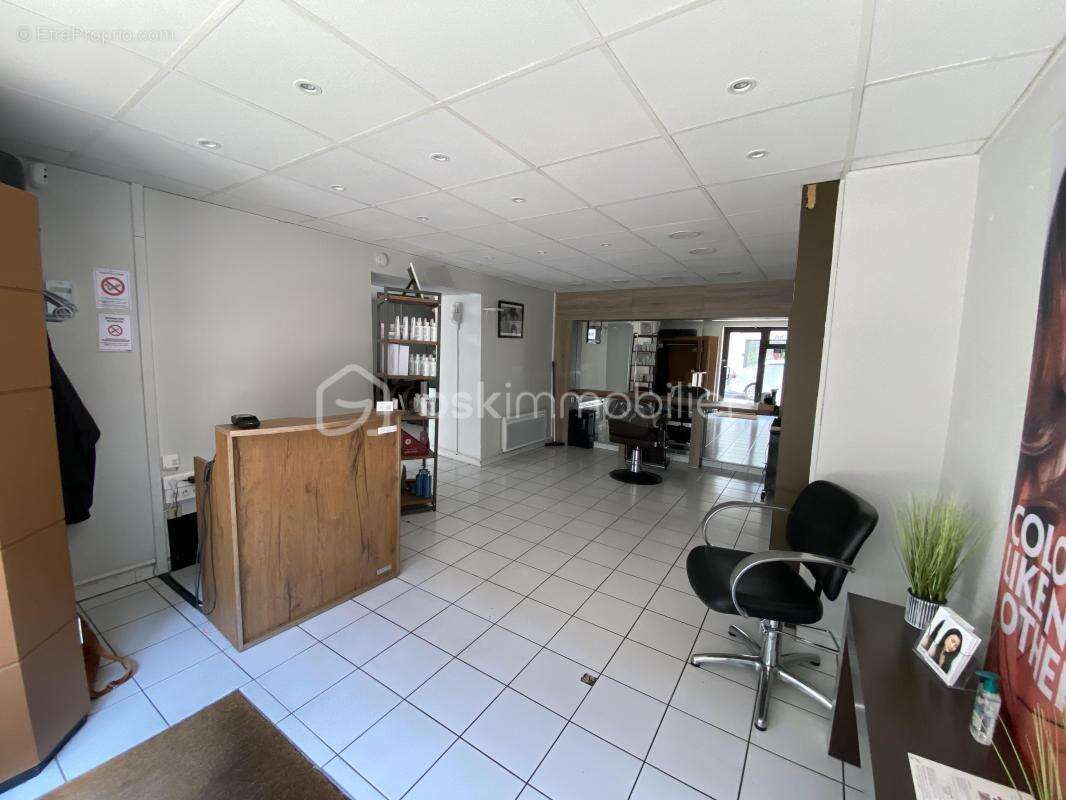 Commerce à MONTLUEL