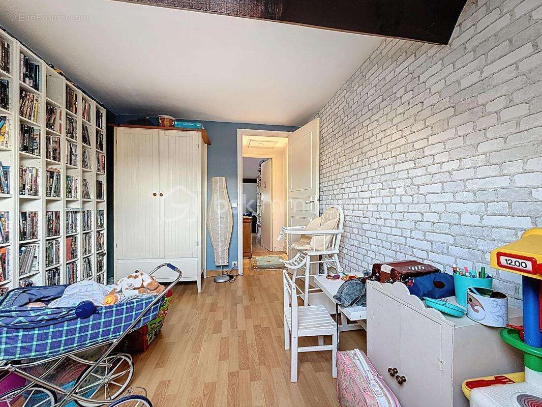 Maison familiale 11 pièces – Terrasse & jardin Ouest – 7 chambres + bureau – Garage - photo 24
